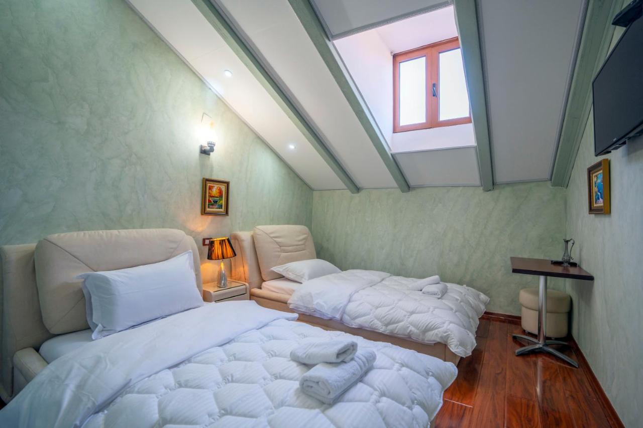 Zobo Hotel Shkodër Екстериор снимка