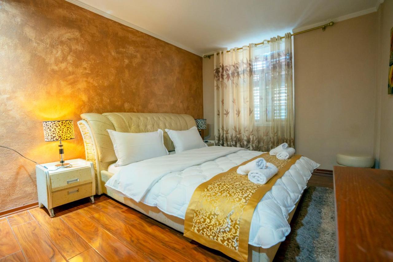 Zobo Hotel Shkodër Екстериор снимка