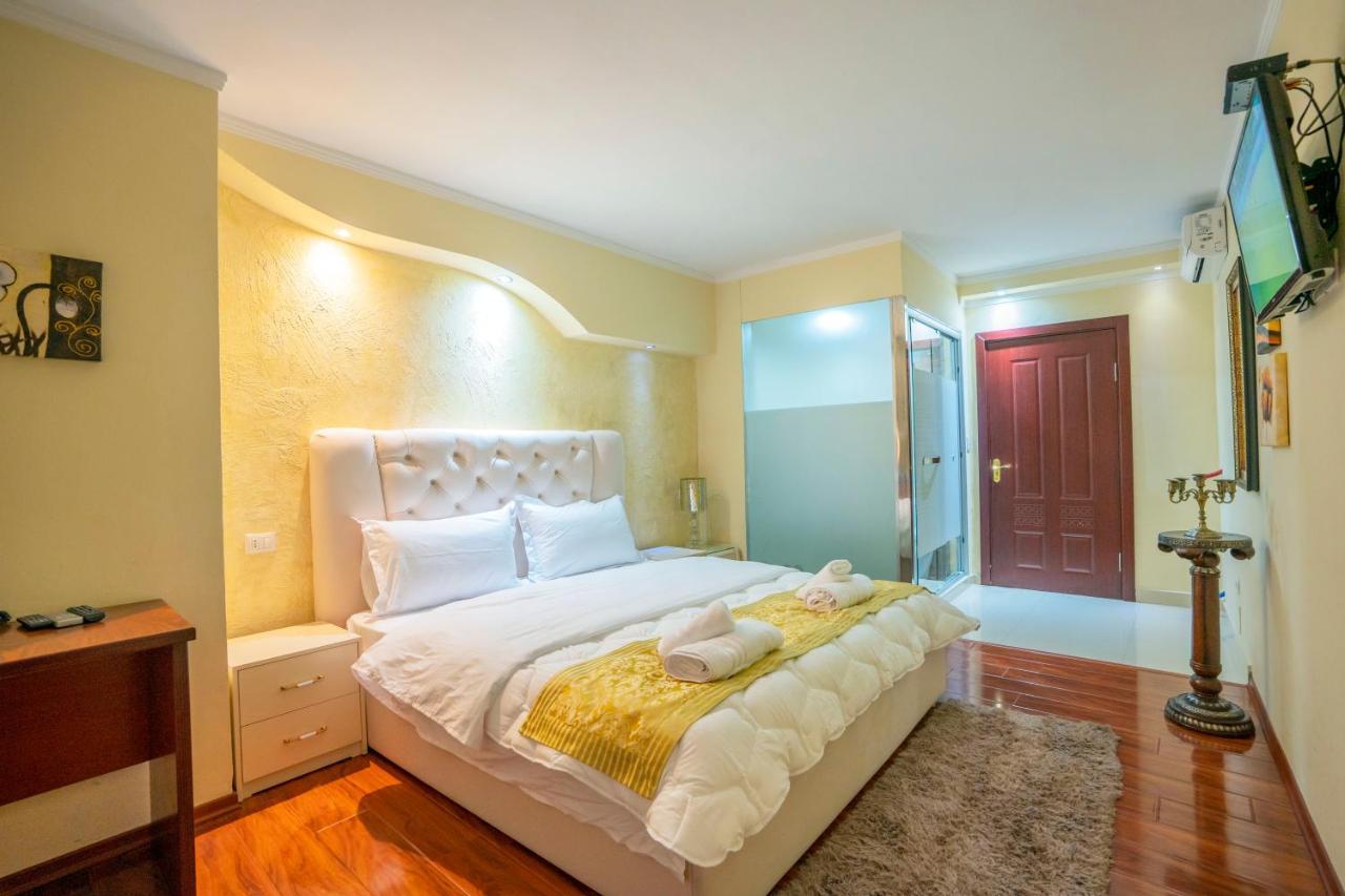 Zobo Hotel Shkodër Екстериор снимка
