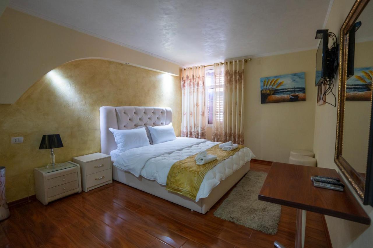 Zobo Hotel Shkodër Екстериор снимка