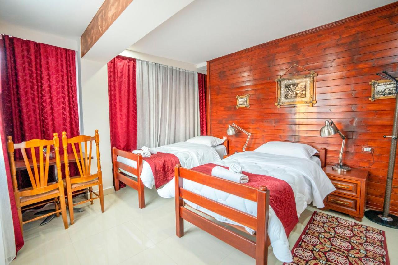 Zobo Hotel Shkodër Екстериор снимка