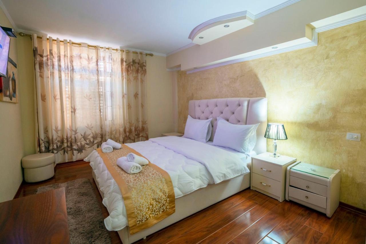 Zobo Hotel Shkodër Екстериор снимка