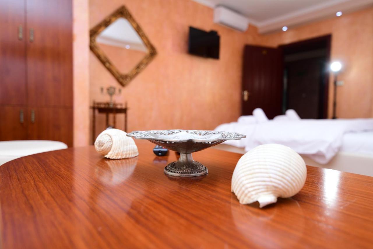 Zobo Hotel Shkodër Екстериор снимка