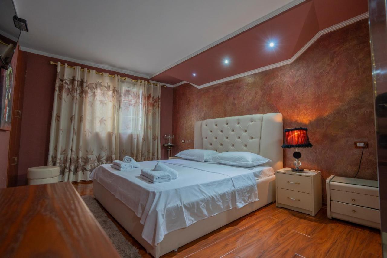 Zobo Hotel Shkodër Екстериор снимка