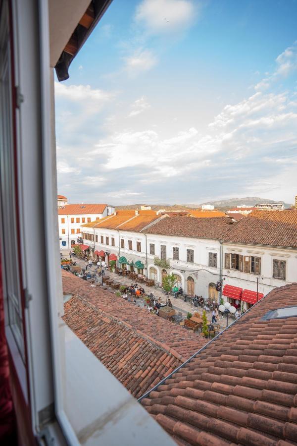 Zobo Hotel Shkodër Екстериор снимка