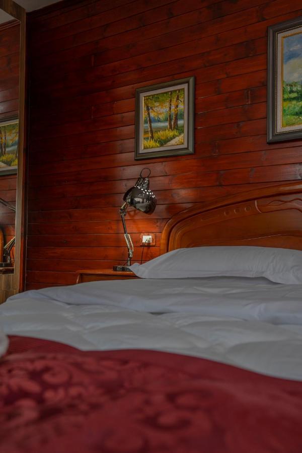 Zobo Hotel Shkodër Екстериор снимка